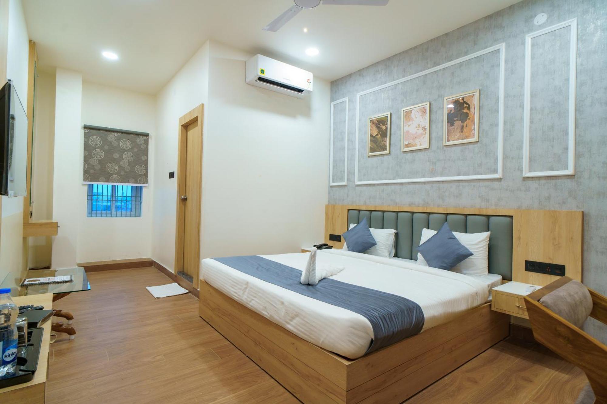 Satyabhama Inn Pathara Extérieur photo